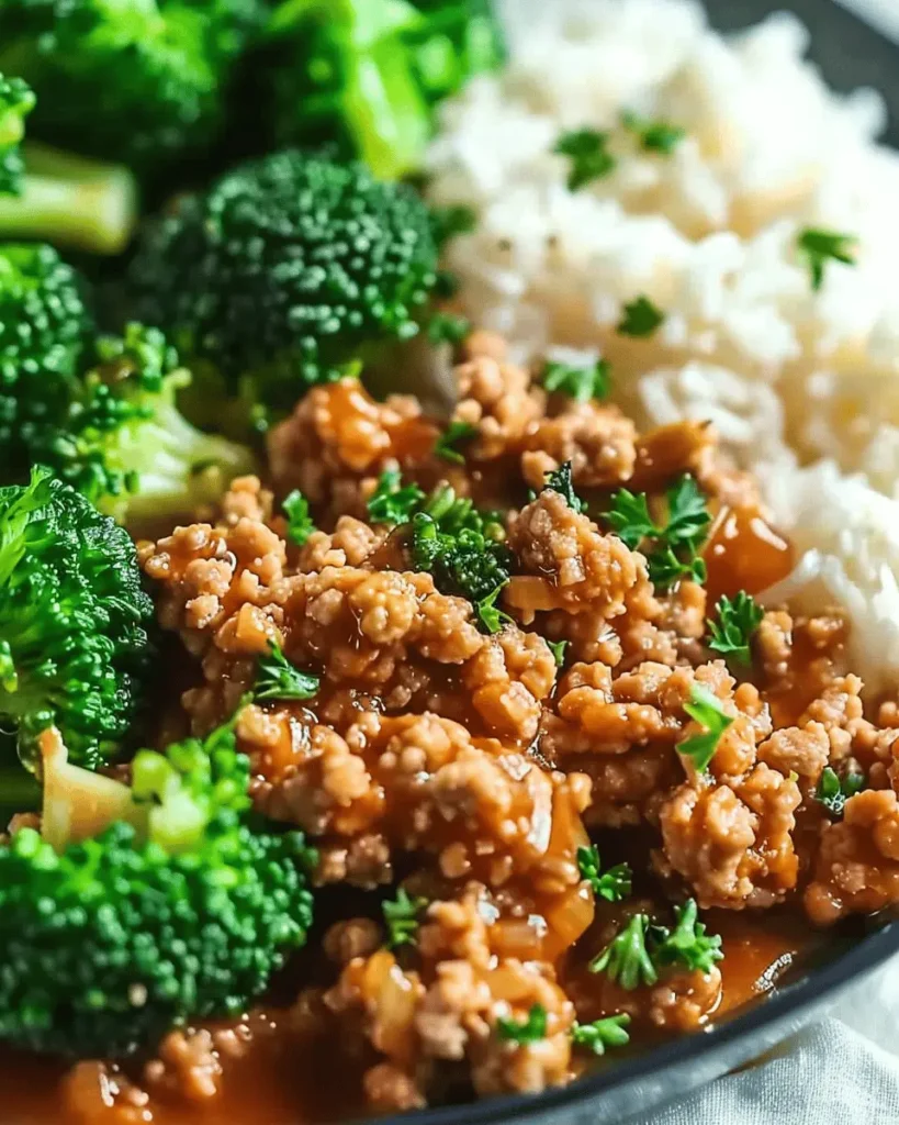 Sweet and Spicy Ground Turkey & Broccoli Bowls: An Incredible, Flavorful 7-Ingredient Weeknight Meal